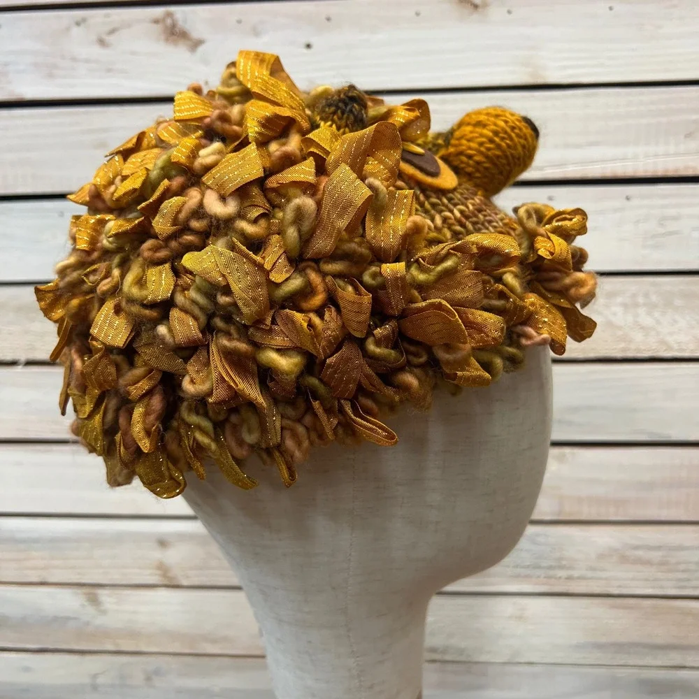 Lynn Ann Baumann Gold Wool Knit Lion Mane Costume Beanie Hat Kids OS‎